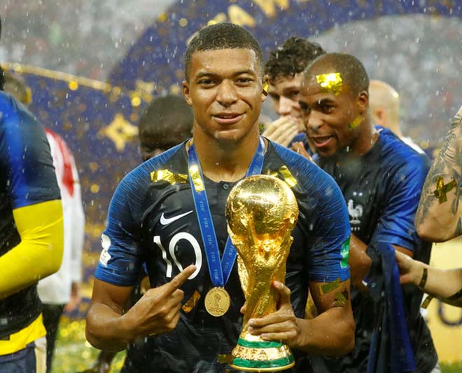 UEFA ra tối hậu thư: Neymar hoặc Mbappe, PSG phải “bán máu” chạy tội - 2