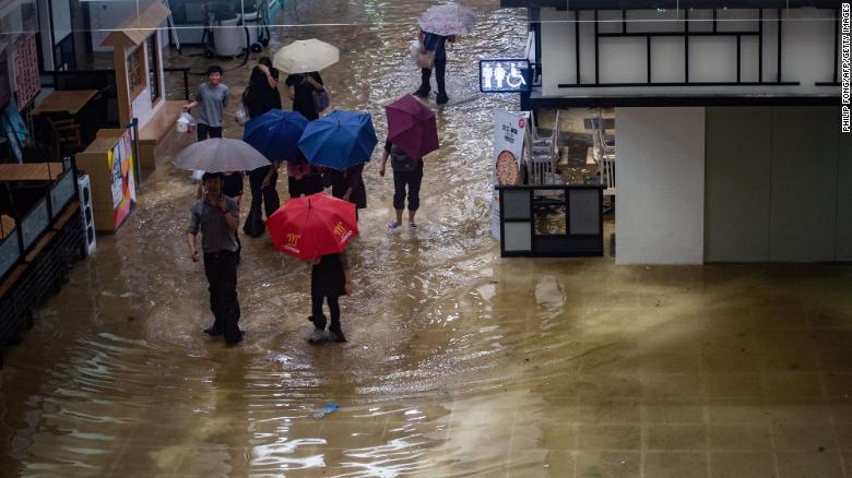 Sốc với sức tàn phá kinh hoàng của Mangkhut ở Hong Kong, Phillipines - 10