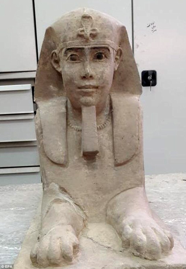 Bảo tồn ngôi đền Ai Cập, phát hiện tượng nhân sư quý hiếm 2.000 năm - 1