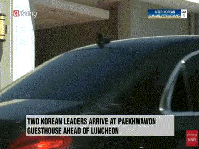 Kim Jong-un và Tổng thống HQ ngồi chung một xe mui trần ở Bình Nhưỡng