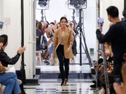 Thời trang - Victoria Beckham làm show kỷ niệm 1 thập kỷ thiết kế