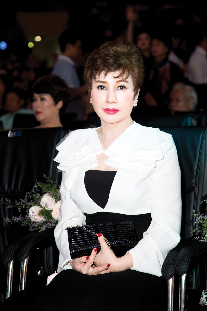 Nữ cố vấn nhan sắc thầm lặng của cuộc thi Hoa hậu Việt Nam - 1