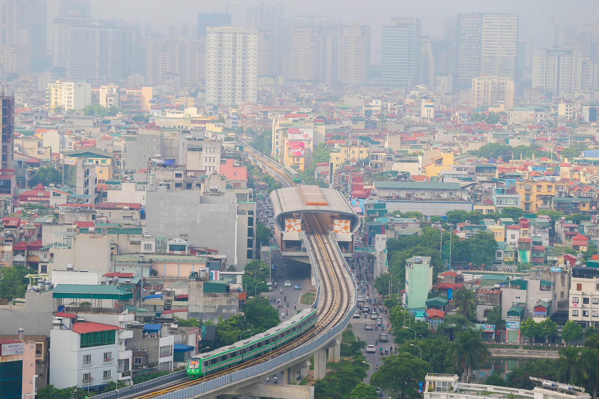 Flycam: Ngắm tàu Cát Linh- Hà Đông chạy băng băng qua phố phường Hà Nội - 5