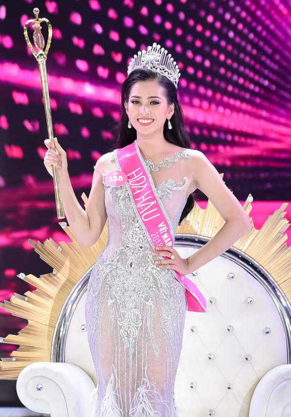 Hoa hậu Trần Tiểu Vy: &#34;Thà đẹp nhân tạo còn hơn xấu tự nhiên&#34; - 1