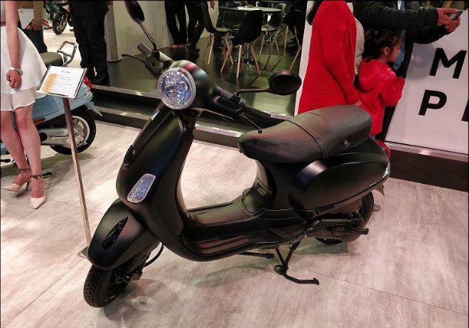 Vespa Notte 125 lên kệ, giá 22 triệu đồng, Janus và Vision “giật mình” - 1