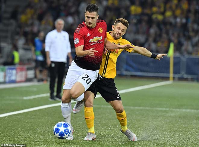 MU - Solskjaer: Shaw - Dalot, đôi cánh thiên thần 10 năm nâng bước &#34;Quỷ đỏ&#34; - 1