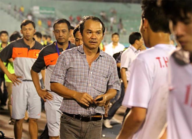 Ông bầu và trọng tài V.League - 1