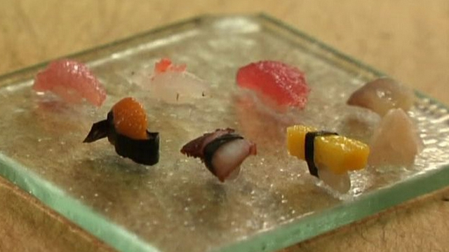 Món sushi chỉ với 1 hạt cơm bên dưới, ăn vài trăm cái cũng không đủ no - 1