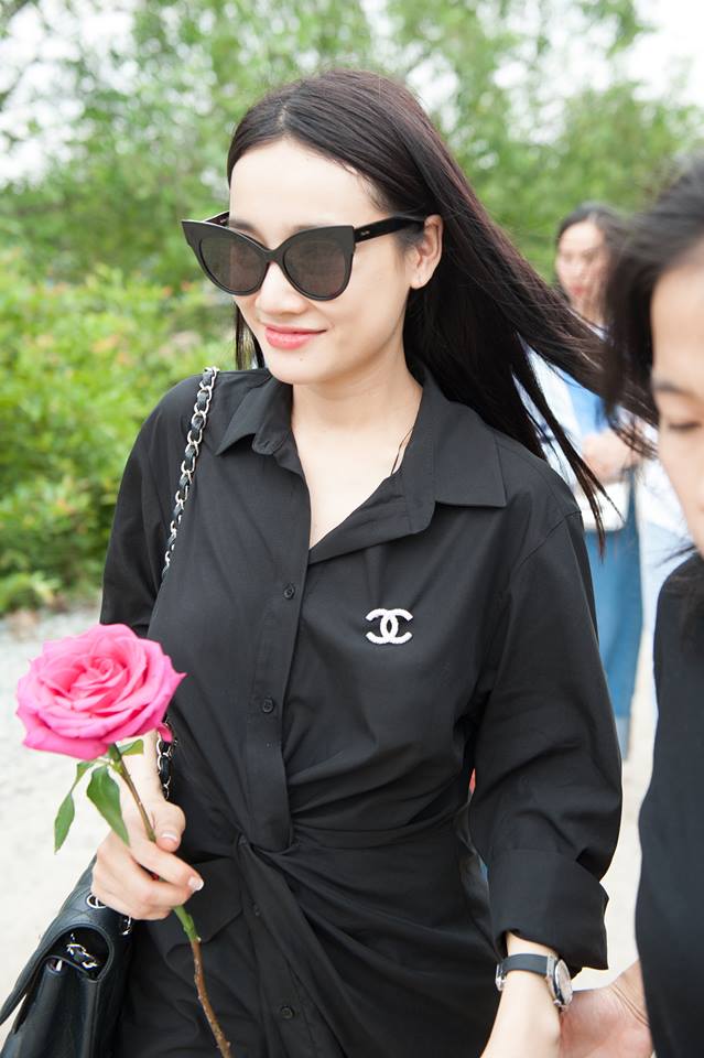 Nhã Phương khéo che vòng hai, đến dâng hương giỗ Tổ nghề - 1