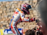 Thể thao - Đua xe MotoGP: Hat-trick cho &quot;Hoàng tử&quot;, chạm 1 tay vào chức vô địch