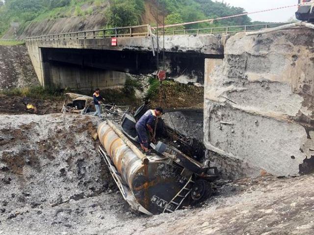 Ấn định ngày thông xe cao tốc Hà Nội- Lào Cai sau vụ xe bồn thiêu hỏng cầu Ngòi Thủ
