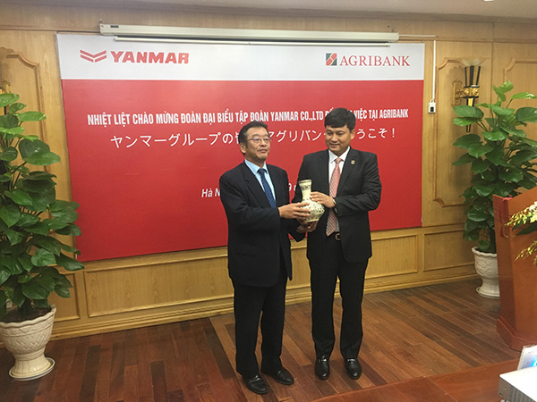Hơn 400 khách hàng Agribank vay vốn mua máy Yanmar - 1