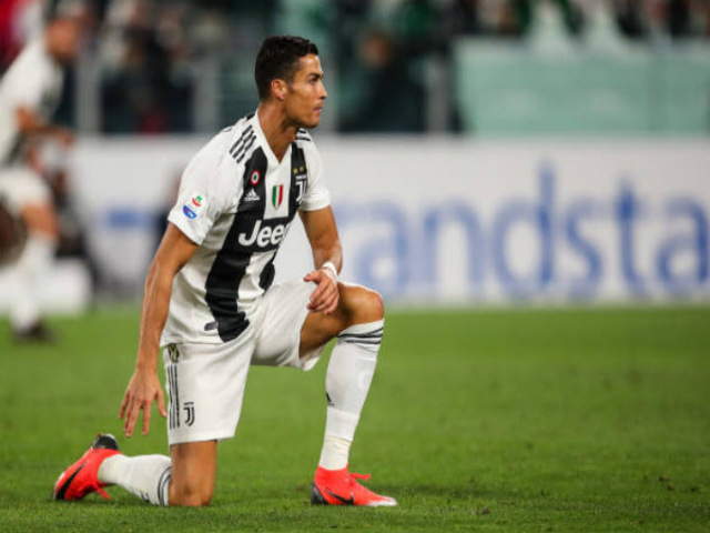 Ronaldo “khỏe như vâm”: Đá 540 phút không nghỉ, Juventus có kỷ lục 88 năm