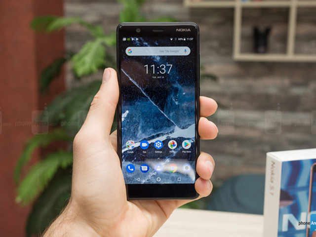 Khui hộp Nokia 5.1: Smartphone Android One cho mọi người