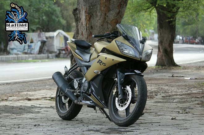 Yamaha YZF-R15 Version 2.0 &#34;đẹp xuất sắc&#34; trong màu đen vàng mờ - 4