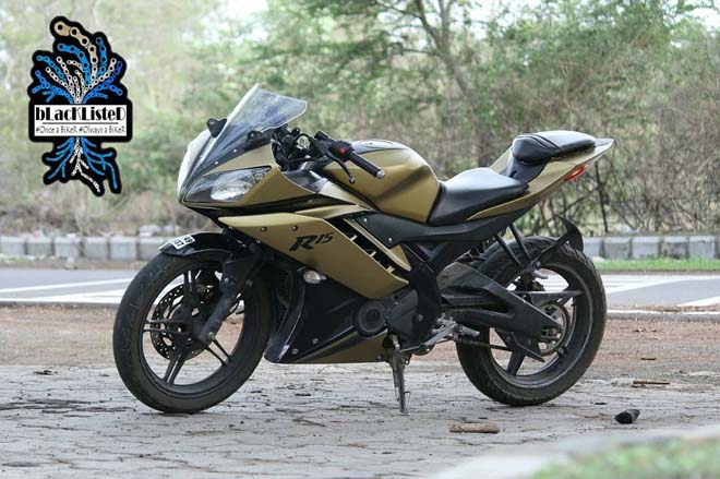 Yamaha YZF-R15 Version 2.0 &#34;đẹp xuất sắc&#34; trong màu đen vàng mờ - 9