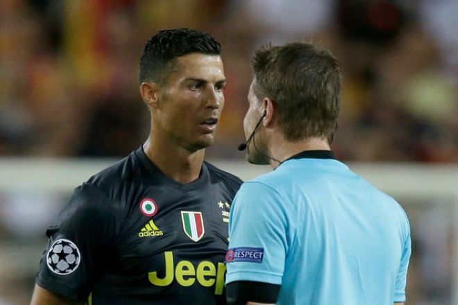 Ronaldo thẻ đỏ cúp C1: UEFA phán quyết bất ngờ, người ủng hộ kẻ cười chê - 1