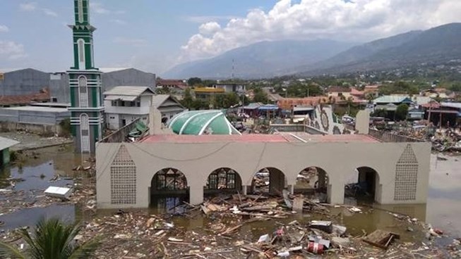 10 sinh viên Việt Nam đều an toàn trong thảm họa ở Indonesia - 1
