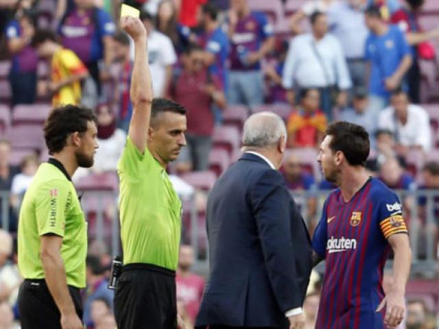 Messi bật trọng tài "thù dai", bóng gió Barca là gánh nặng