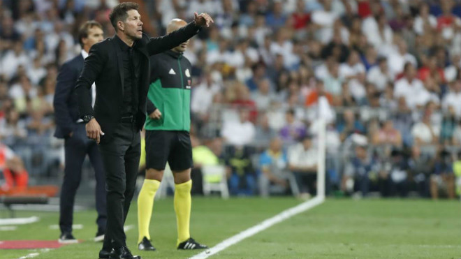 HLV Real cáu tiết lỡ cơ hội vượt Barca, Simeone hận trọng tài thiên vị - 2