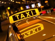 Phi thường - kỳ quặc - Hẹn hò xong, vợ và người tình gọi đúng taxi của chồng