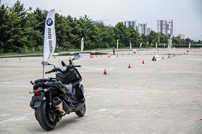 Cặp đôi BMW Motorrad C400 X và C400 GT chính thức ra mắt thị trường Việt - 6