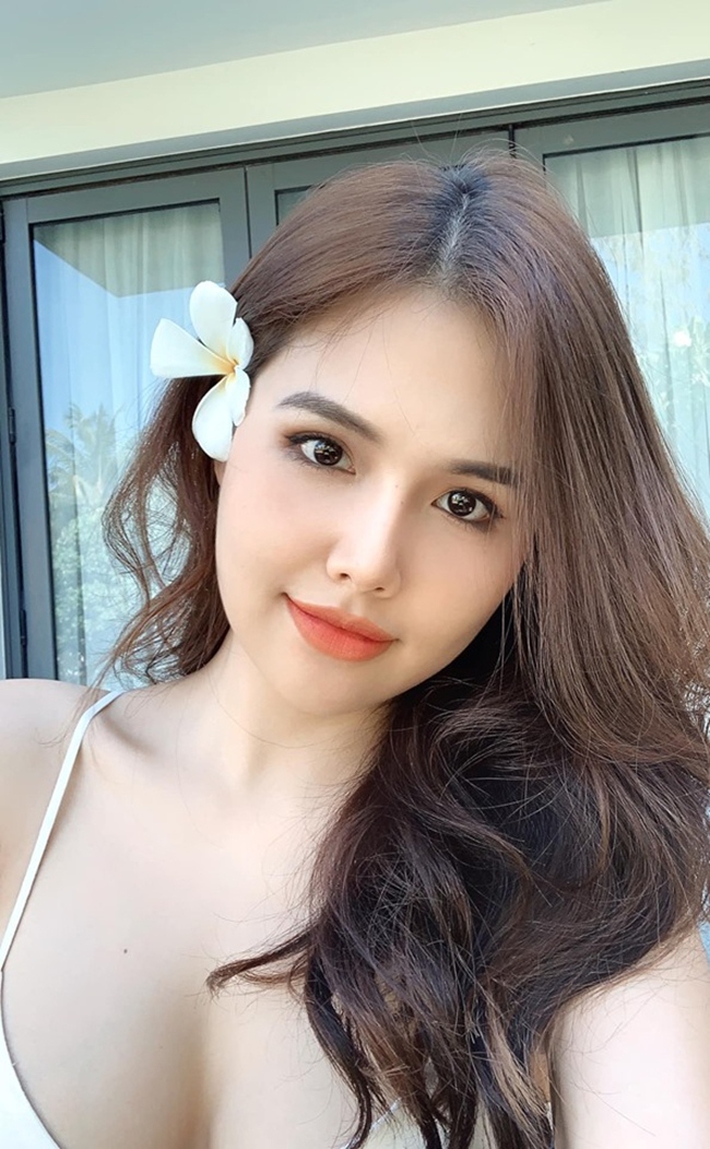 Phương Anh là một trong những hot girl nổi tiếng ở Hà Nội. Dù theo học ngành mỹ thuật song nhờ gương mặt xinh đẹp, khả ái cùng đôi mắt biết nói, cô được nhiều đạo diễn mời đóng phim.