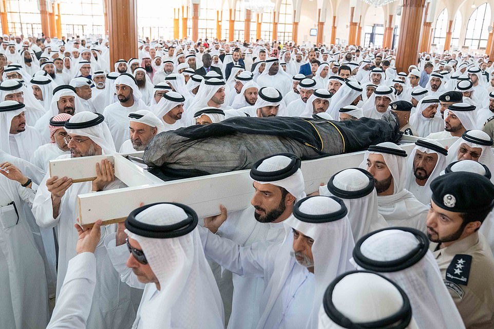 Hoàng tử Ả Rập bị nghi chết trong “tiệc sex và ma túy” - 1