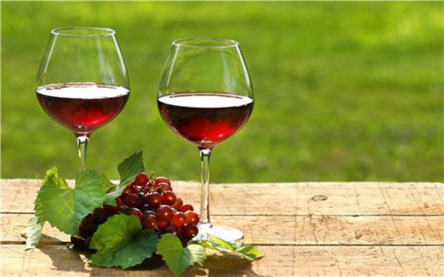 Chuyển từ rượu mạnh sang rượu vang để tránh bệnh hiểm về gan là quan niệm sai lầm - 1