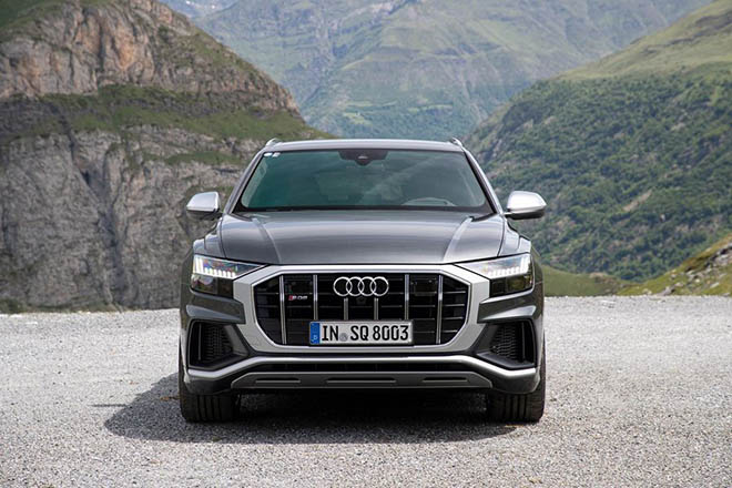 Ngắm nhìn Audi SQ8 với phối màu ngoại thất Navarra Blue và Daytona Grey - 3