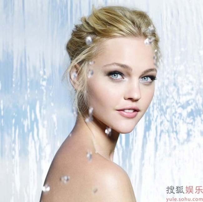 Thế hệ kế tiếp Vlada có người mẫu Sasha Pivovarova. Cô cũng là một người mẫu có vẻ đẹp búp bê tuyệt vời.