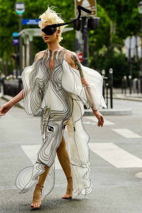 Street style đẹp như mơ tại tuần lễ Haute Couture Paris - 2