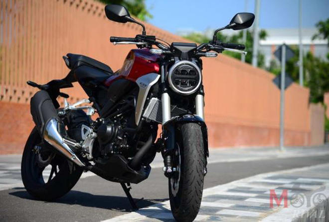 Honda CB300R 2019: Mẫu naked bike đáng &#34;xuống tiền&#34; cho giới mày râu - 1