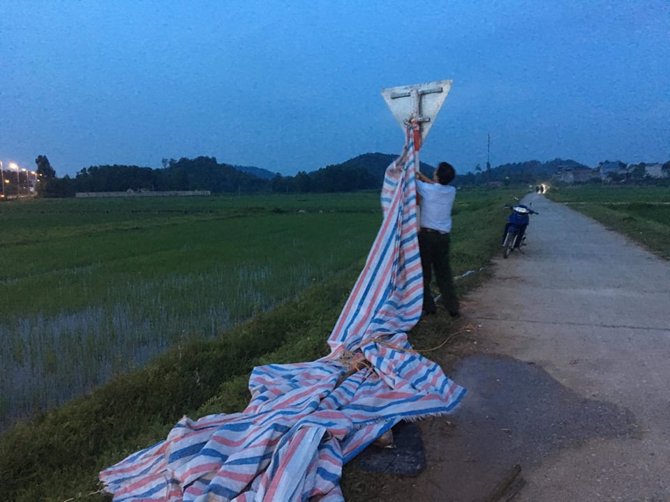 Giá đền bù đất tăng lên 5 lần, dân tháo gác chắn giải phóng bãi rác Nam Sơn - 1