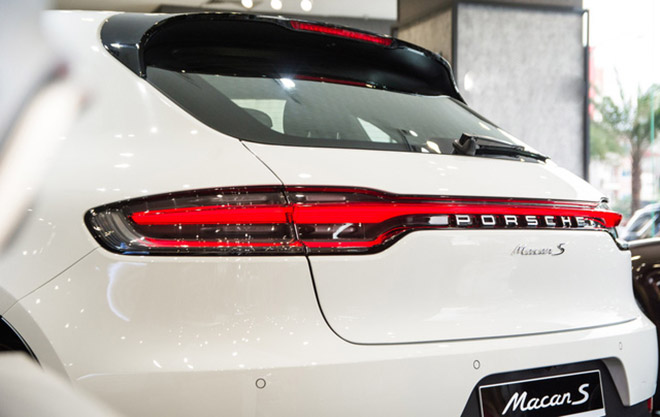 Siêu mẫu Thanh Hằng tậu Porsche Macan 2019 mừng sanh thần tuổi 36 - 4