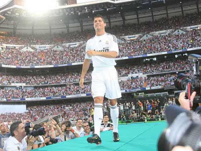 Tròn 10 năm Ronaldo ra mắt Real: Tạo kỷ nguyên vàng, Hazard gánh núi áp lực - 1