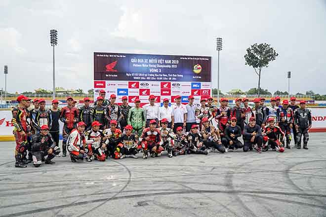 Vòng ba giải đua xe mô tô Việt Nam chính thức khởi tranh - 1