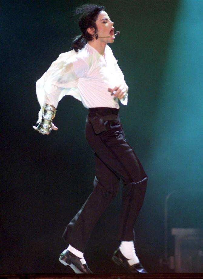Bất ngờ, Michael Jackson vẫn kiếm tiền tỷ dù đã qua đời - 1