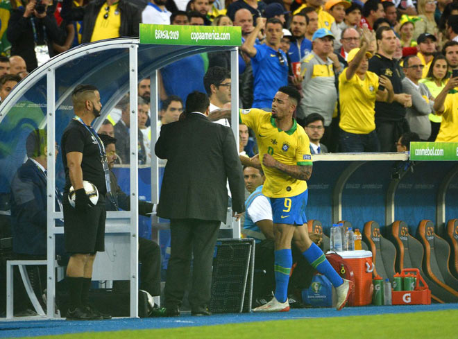 Bi hài chung kết Copa America: SAO Man City &#34;ăn&#34; thẻ đỏ khóc rưng rức - 4