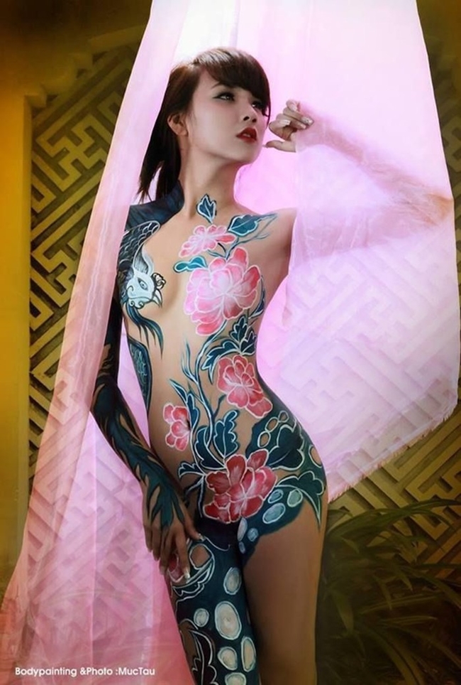 Diễn viên kiêm chân dài 9X Nga Tây được biết đến với biệt danh “hot girl Tuyệt tình cốc” từng táo bạo nude để làm mẫu vẽ body painting.