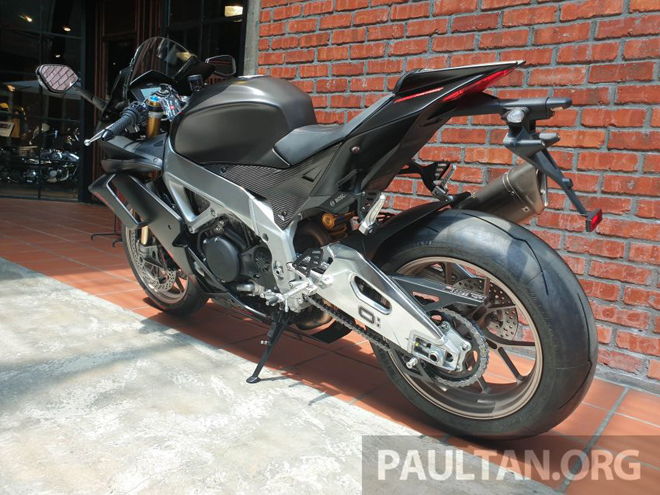 Ra mắt Aprilia RSV4 1100 Factory 2019 giá gần tỷ đồng - 3