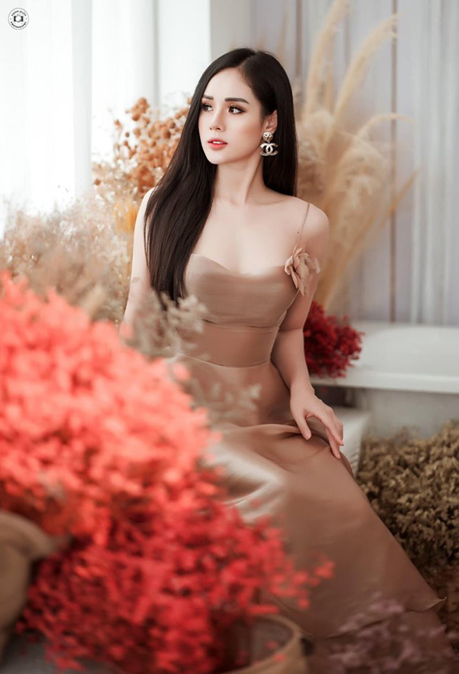 Bạn gái anh là Nguyễn Huyền Trang - người từng lọt vào top 5 cuộc thi Hoa hậu Đại dương. 
