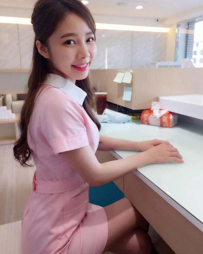 Năm nay 27 tuổi, nữ y tá Ning Chen được mệnh danh là “cô tiên răng” của Đài Loan nhờ vào vẻ đẹp vừa ngọt ngào, trong trẻo lại vừa quyến rũ, gợi cảm.