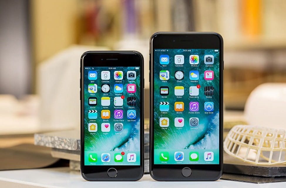 iPhone 7 Plus và Samsung Galaxy S9: Cùng giá nên chọn máy nào? - 1