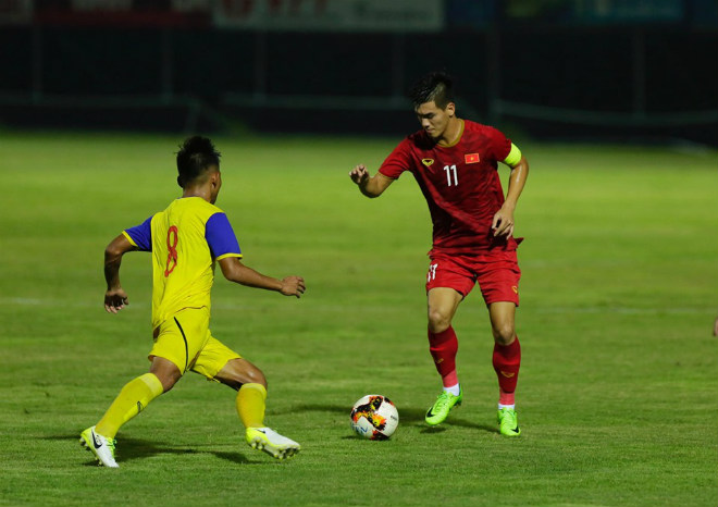 Sau khi Martin Lò&nbsp;rời sân, Tiến Linh trở thành mũi nhọn chính trên hàng công U23 Việt Nam&nbsp;