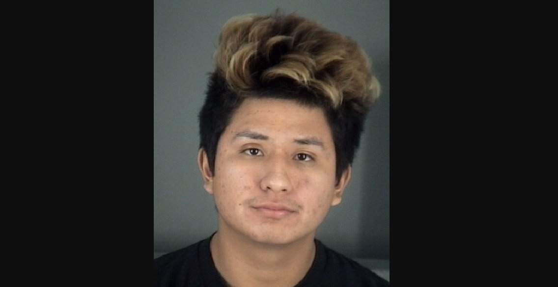 Daniel Enrique Fabian đã bị cáo buộc hiếp dâm trẻ vị thành niên.