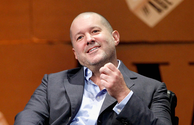 Cựu Giám đốc thiết kế của Apple - Jony Ive.