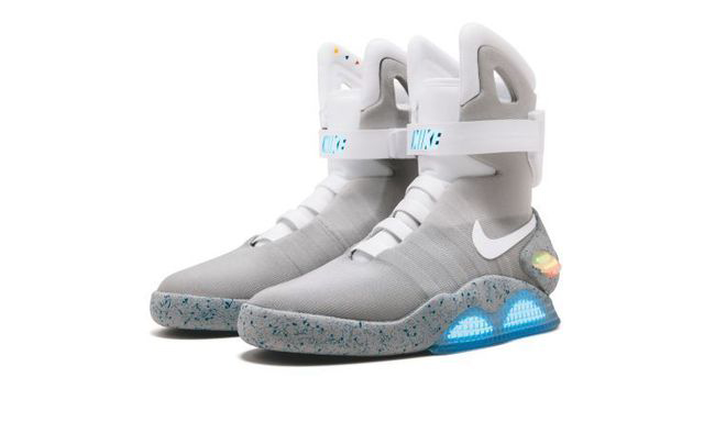 Nike air outlet mag giá