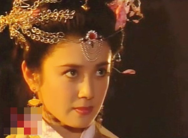Phó Nghệ Vĩ hóa thân thành Trần Viên Viên trong bộ phim Tần hoài bát diễm năm 1991.