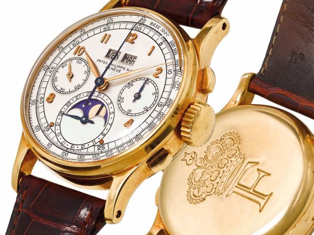 Chiếc đồng hồ cũ mèm đến nứt cả kính vẫn có giá 24 tỷ đồng